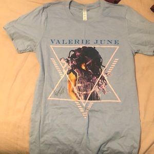 Valerie June brand New Tee signed by Valerie June